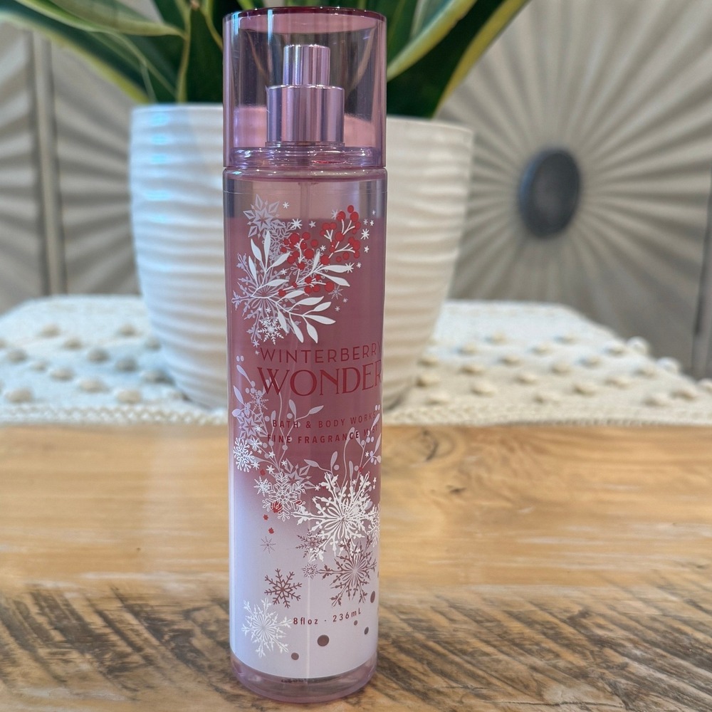 Bath & Body Works Winterberry Wonder Fine Fragrance Mist 8oz Spray Snowflake NEW